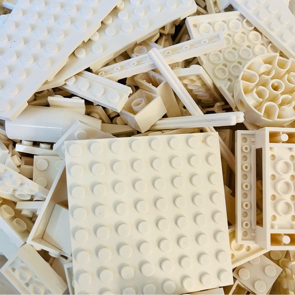 LEGO | Random assortment of white lego bricks, pieces, and parts 1lb + - Picture 1 of 5
